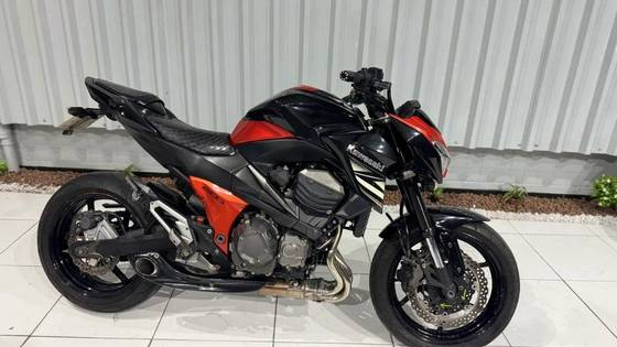 KAWASAKI Z800 KAWASAKI Z800